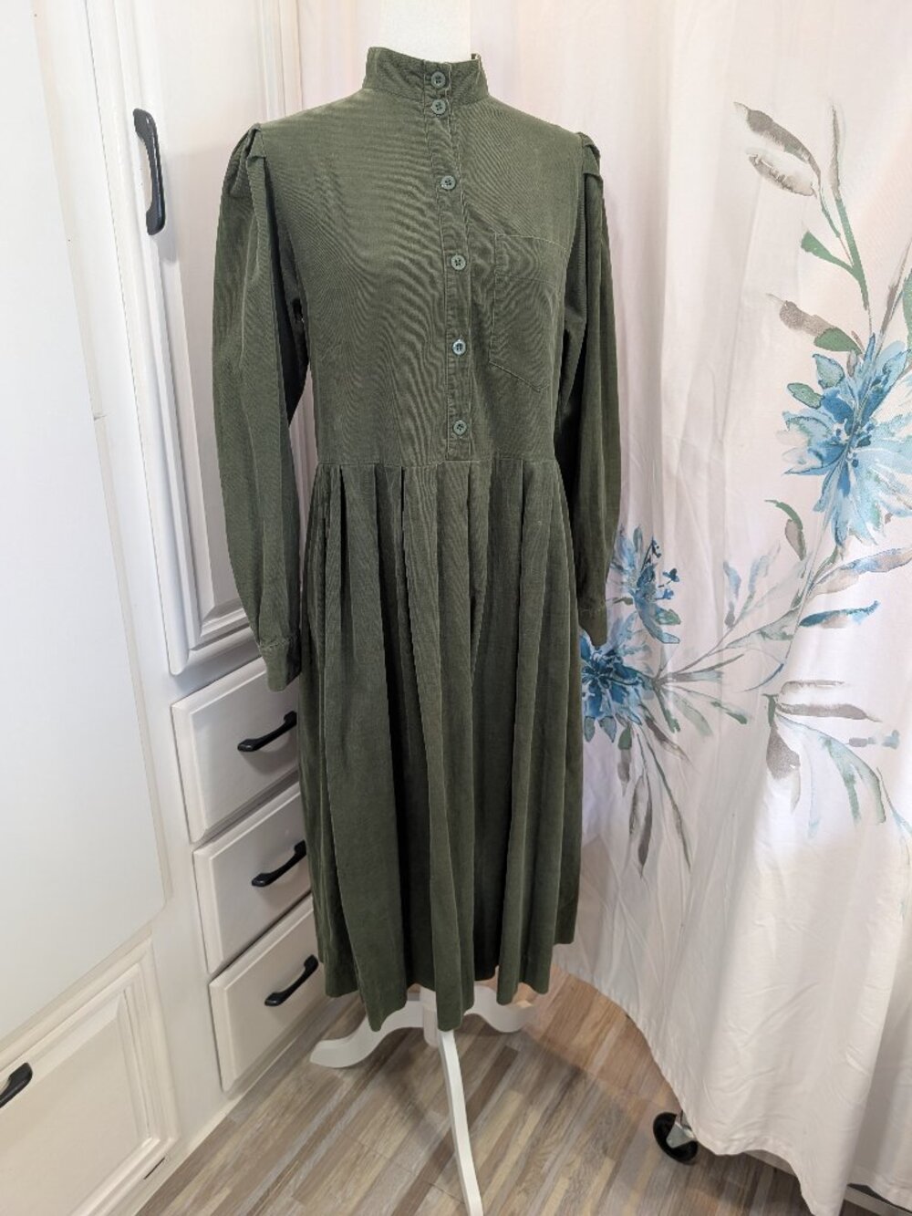 Laura Ashley Vintage Olive Green Corduroy Cottagecore Long Sleeve Dress Size 12